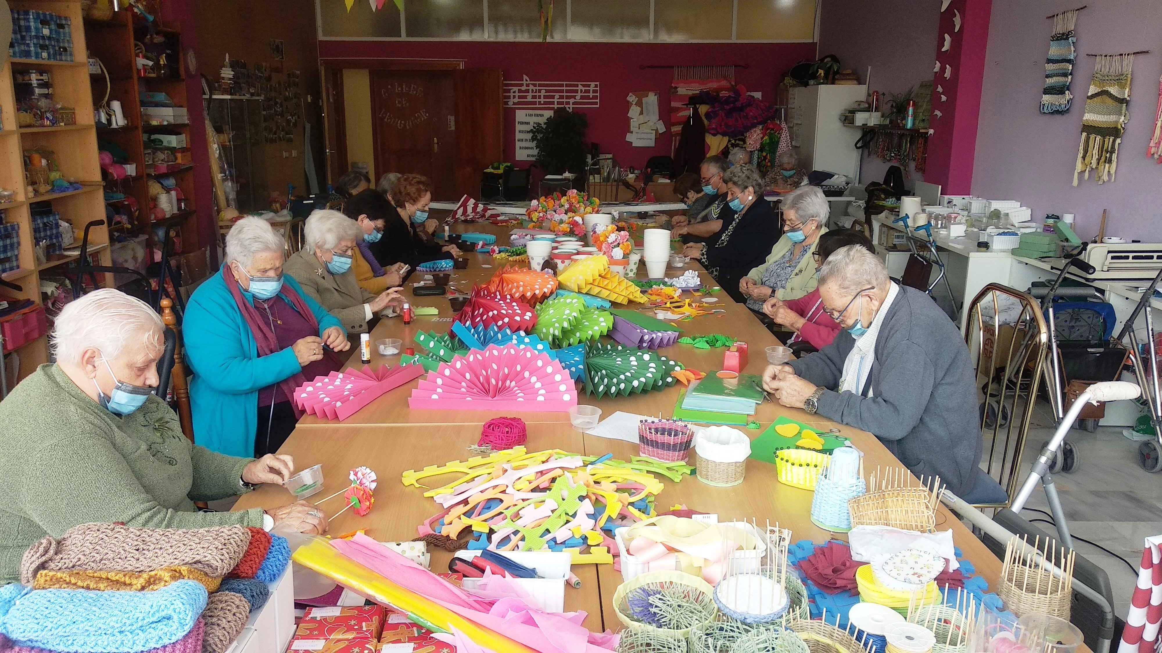 ¡En Urbanización de Mayores celebramos la Feria de Abril!