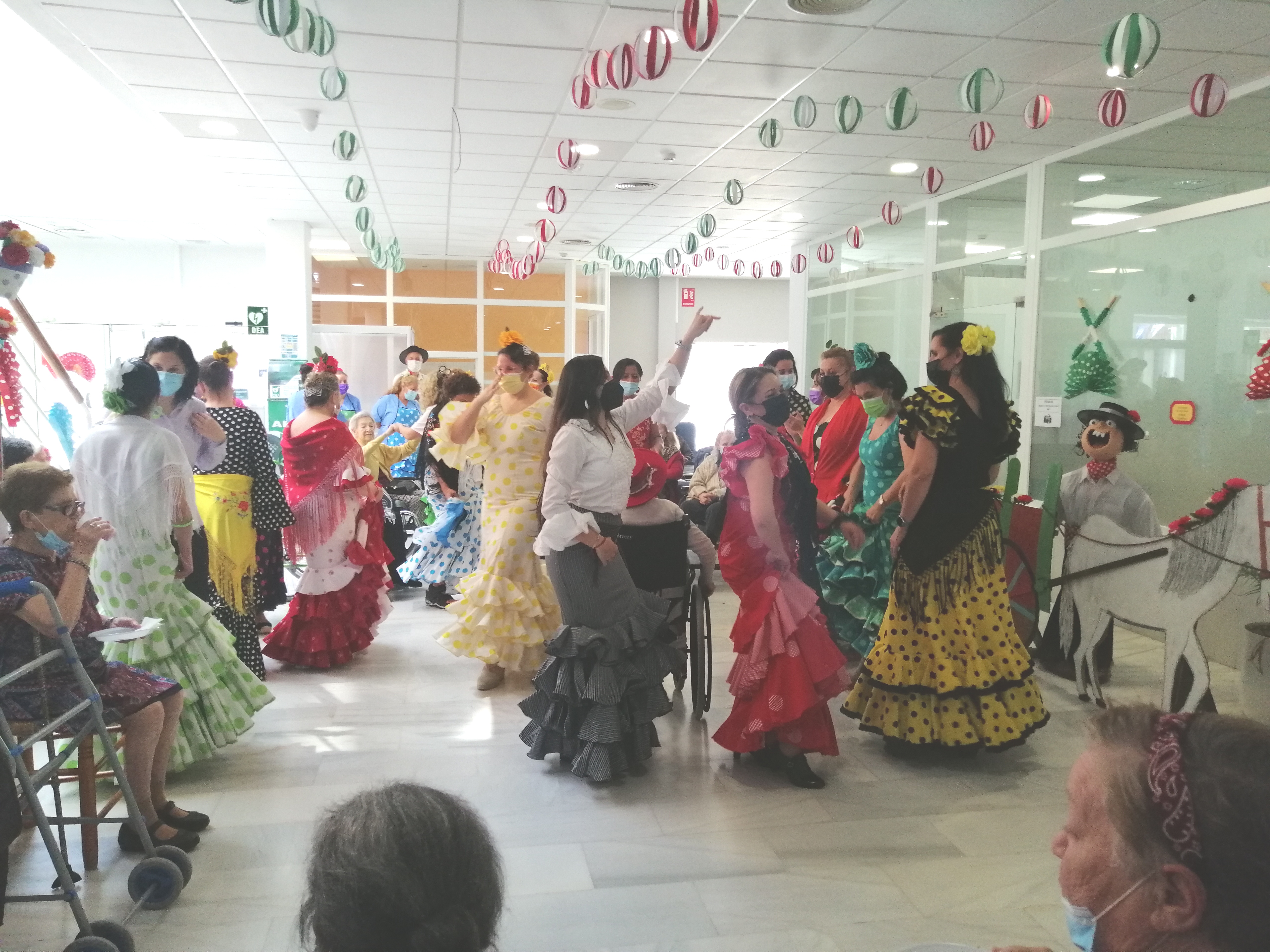 ¡En Urbanización de Mayores celebramos la Feria de Abril!