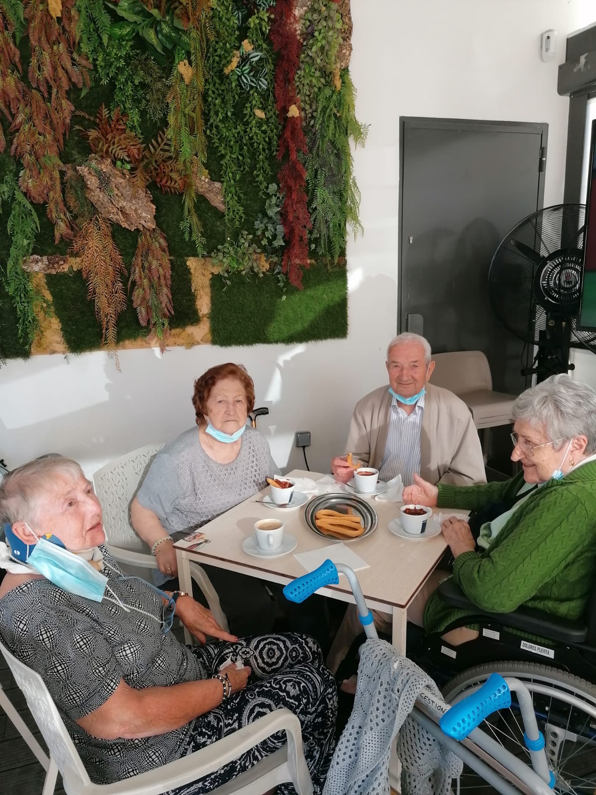 Merienda en Rosalba Sevilla la Nueva